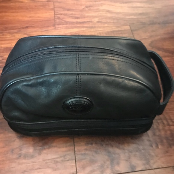 fossil mens toiletry bag